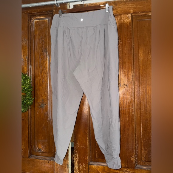 HALARA Women’s Light Gray Joggers - Picture 3 of 4